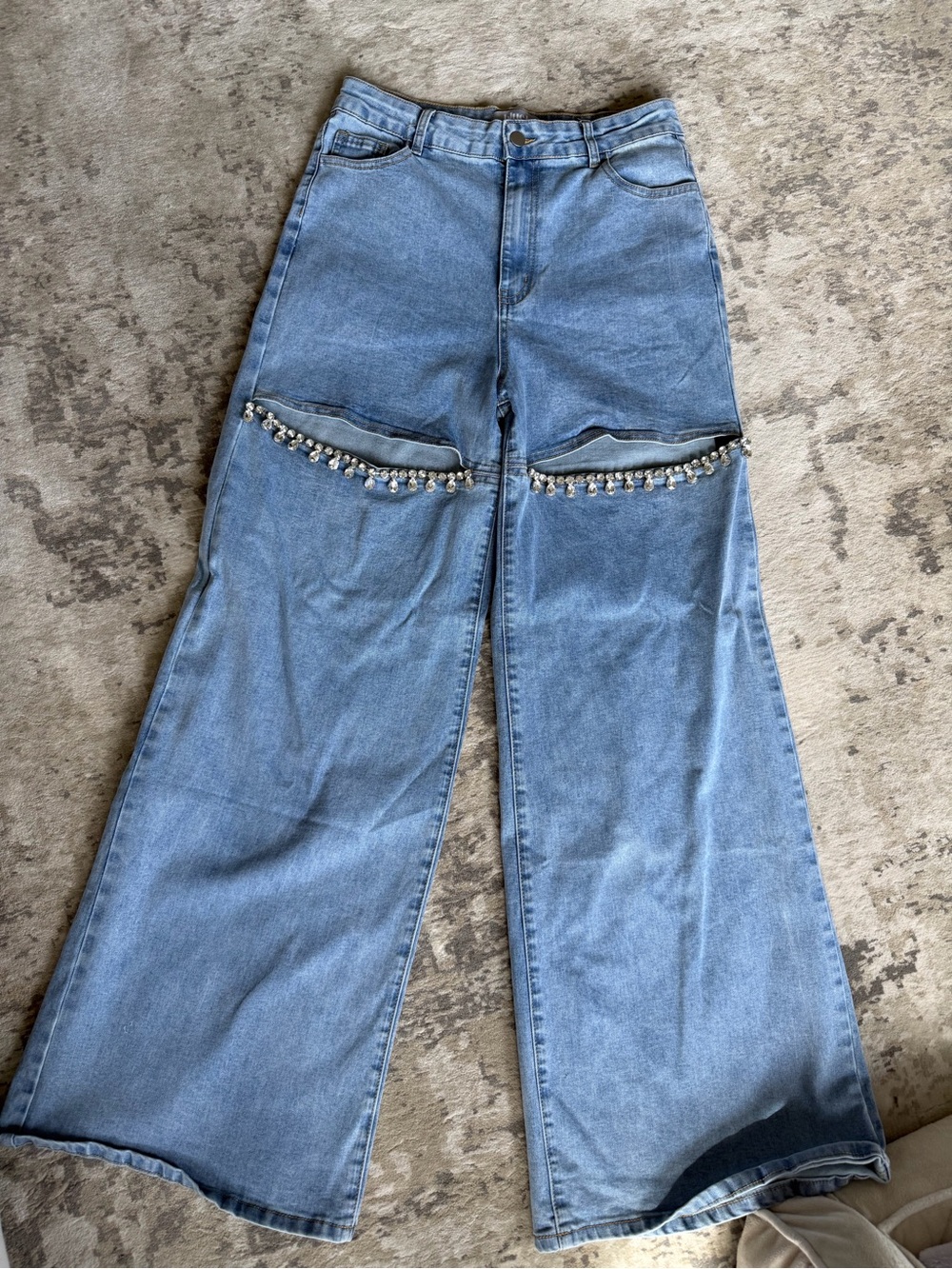 Blue B. Collection Rhinestone Knee Cutout Wide Leg Jeans Light Wash L NWOT